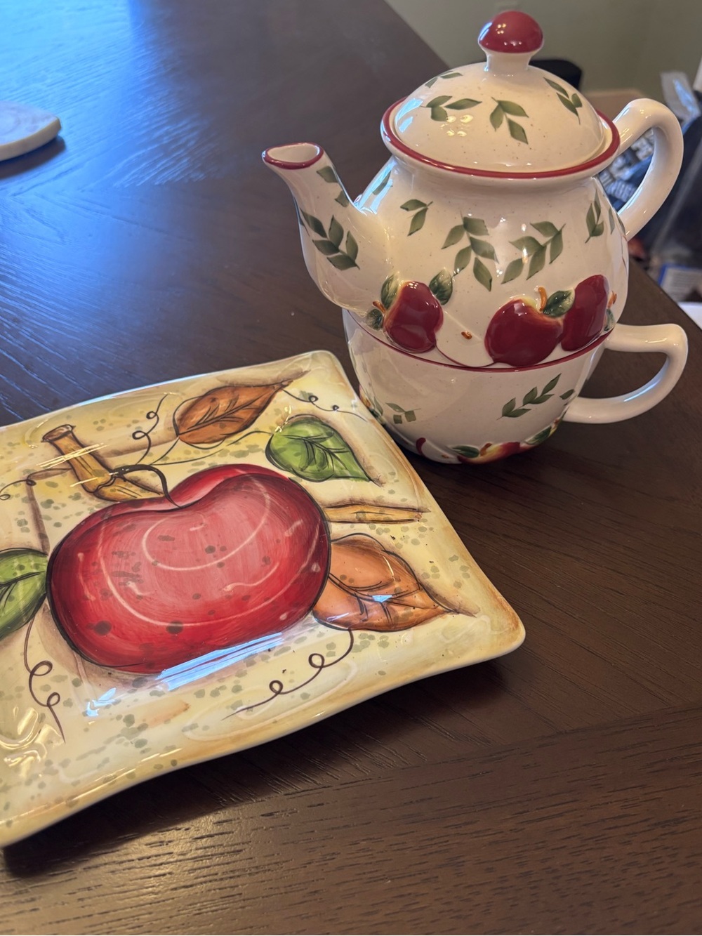 Apple-Themed Ceramic Teapot and Serving Plate
